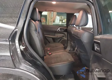 2022 Mitsubishi Outlander Black Edition S-Awc/Se 2.5 S-Awc/Se Launch Edition S-Awc z USA, uszkodzony, nr VIN JA4J4UA88NZ051666